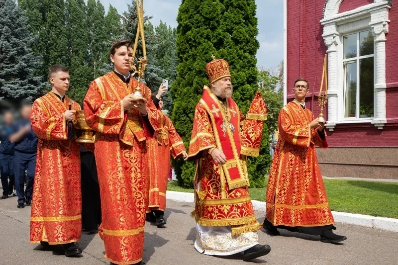Митрополит Воронежский и Лискинский Леонтий возглавил престольное торжество в Пантелеимоновском воинском храме
